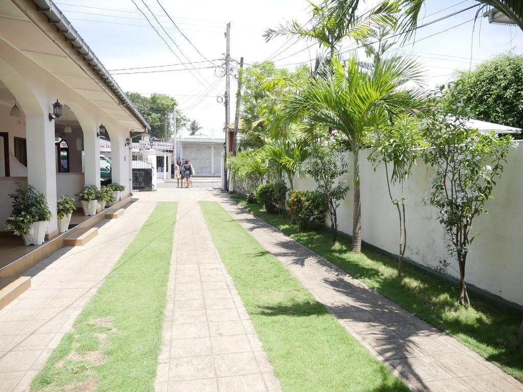 Ocean View Tourist Guest House At Negombo Beach Near The Airport Exterior foto