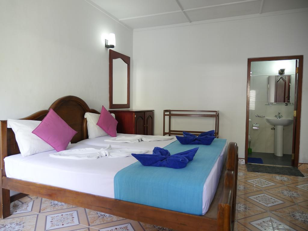Ocean View Tourist Guest House At Negombo Beach Near The Airport Exterior foto